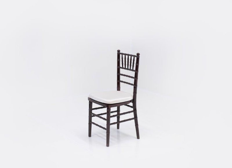 Mahogany Chiavari chair (1)