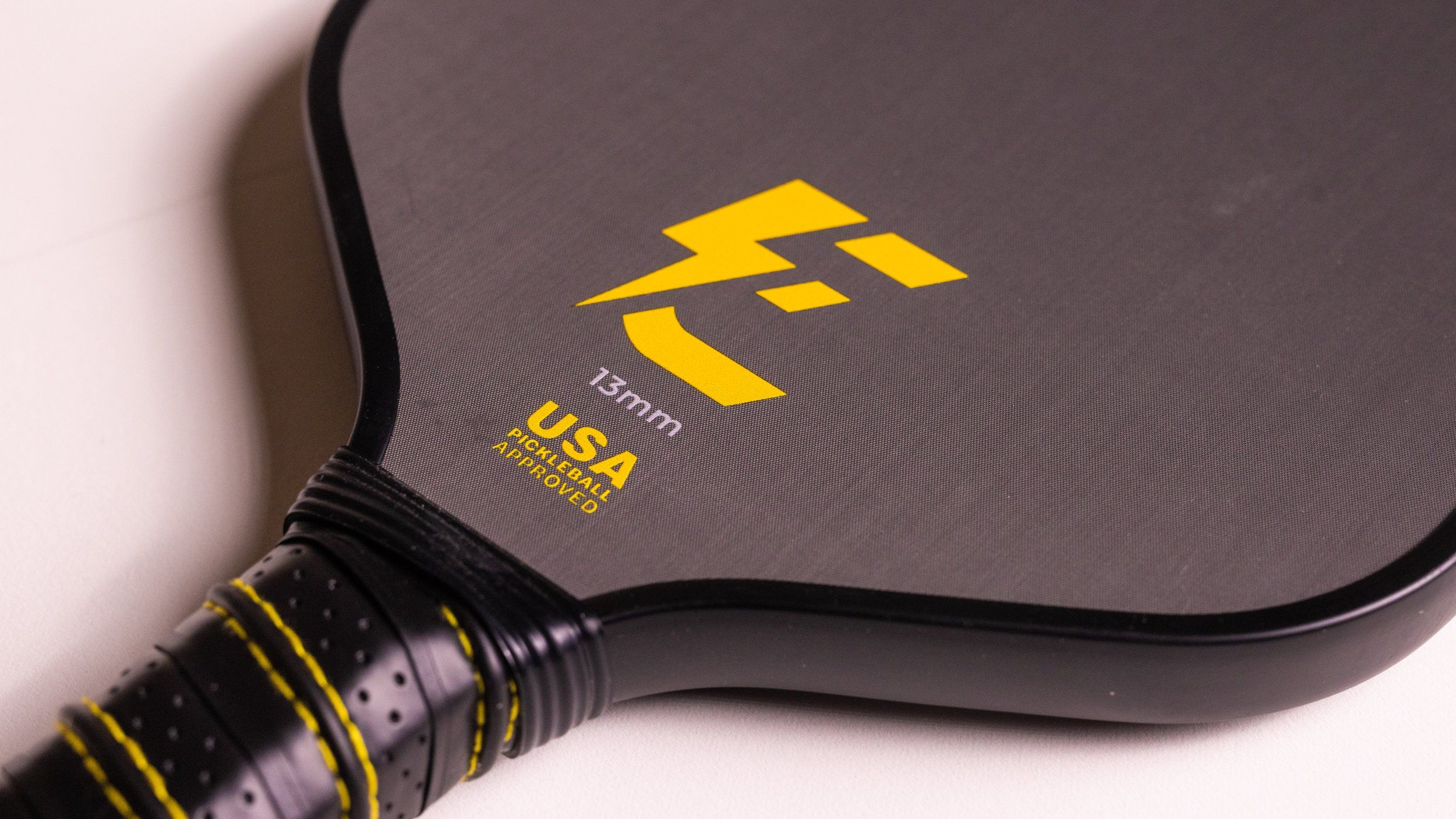 Electrum Model E 13mm pickleball paddle