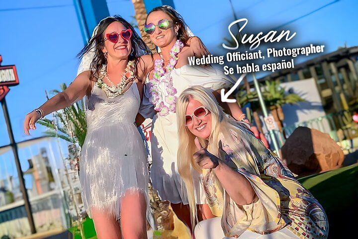 Vegas Sign Wedding: 45-Min Outdoor Ceremony & Photos — photo 4