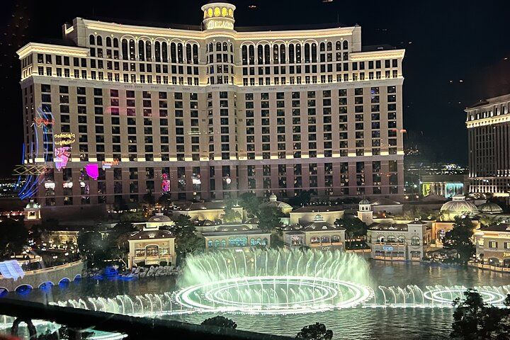Strip Heli Flight & Eiffel Tower Dinner VIP Experience — photo 3