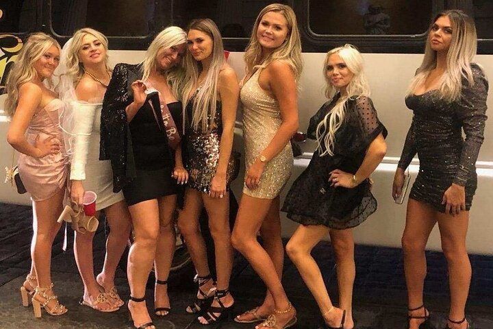 Las Vegas Party Bus Club Crawl: 2 VIP Venues + Bonus Night — photo 3