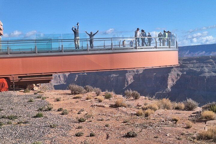 3-Hour West Rim Skywalk Tour with Lunch from Laughlin — photo 2