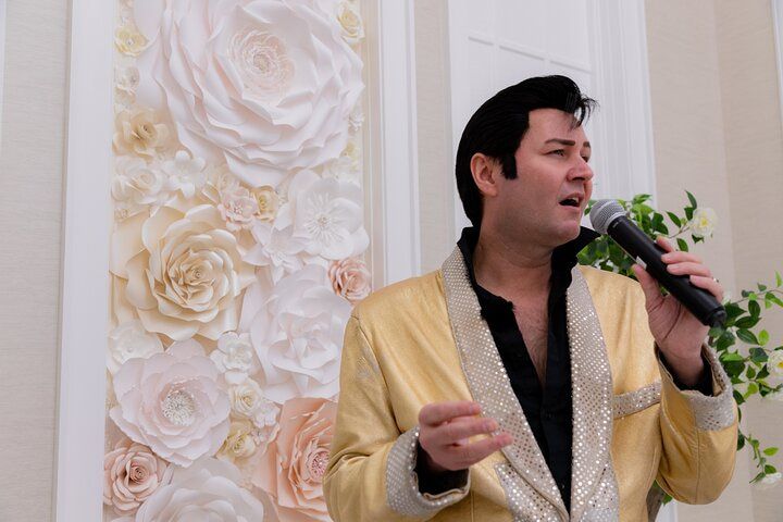 Vegas Elvis Wedding: Bliss Chapel Strip Performance Package — photo 2