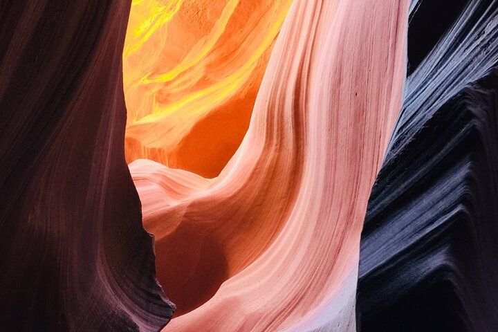 Lower Antelope Horseshoe Bend Bilingual Day Trip Vegas — photo 3