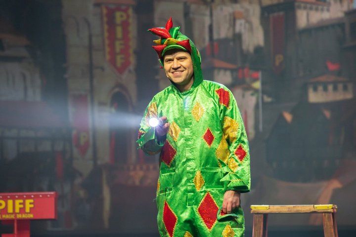 Piff Magic Dragon Comedy Show Flamingo Vegas Theater — photo 1
