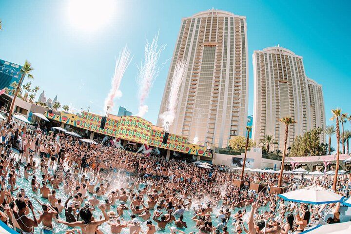 Las Vegas Pool Crawl: 3 Dayclubs + Party Bus Transport — photo 1