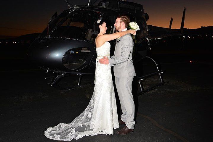 Las Vegas Helicopter Wedding Ceremony Night Flight — photo 3