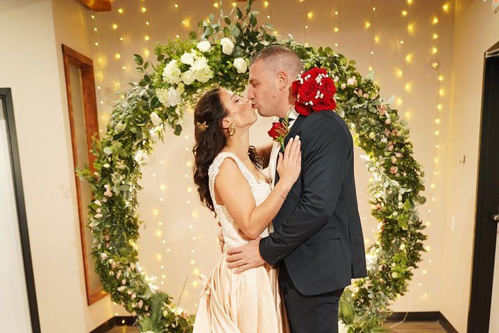 Vegas Chapel Wedding: Limo Package & Photography — photo 4