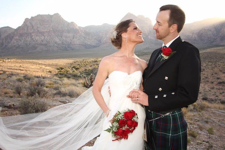 Red Rock Canyon Private Wedding Limo Package Las Vegas — photo 1