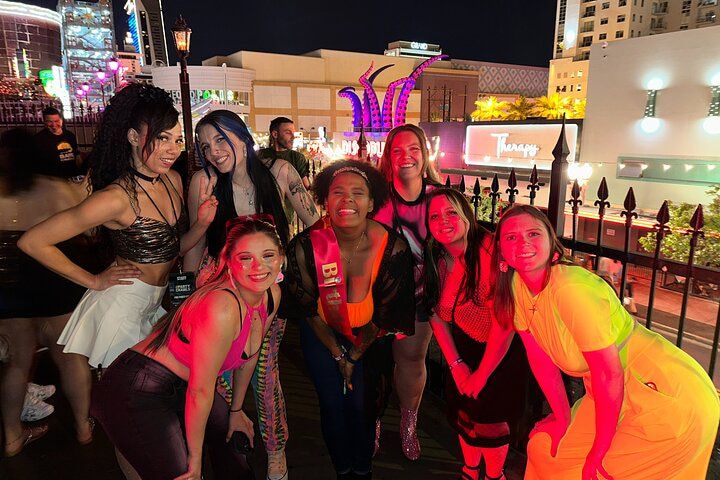 Fremont Street Bar Crawl: 3 Venues + Drink Specials — photo 1