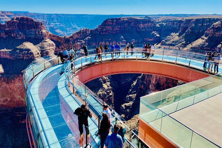 Spanish Grand Canyon West Skywalk Hoover Dam VIP Day Tour — photo 2