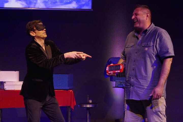 LIOZ Adult Comedy Magic Show Planet Hollywood V Theater — photo 1