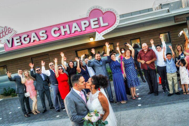 Vegas Chapel Wedding: 30-Min Ceremony & Photos Package — photo 4