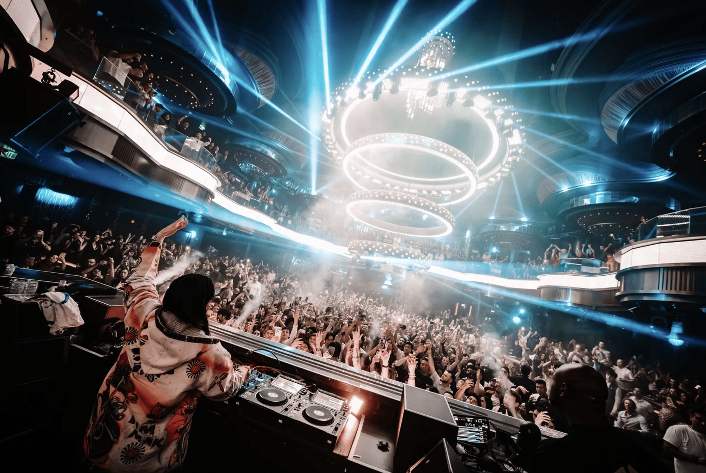 Vegas Club Crawl: Open Bar, Party Bus & VIP Entry — photo 2
