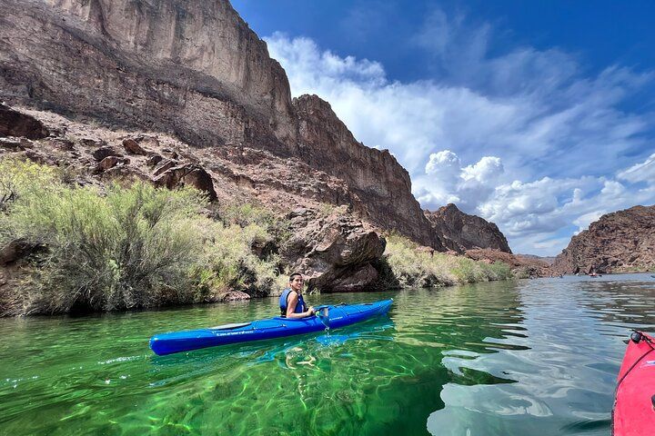 3.5-Hour Willow Beach Emerald Cave Self-Guided Kayak — photo 1