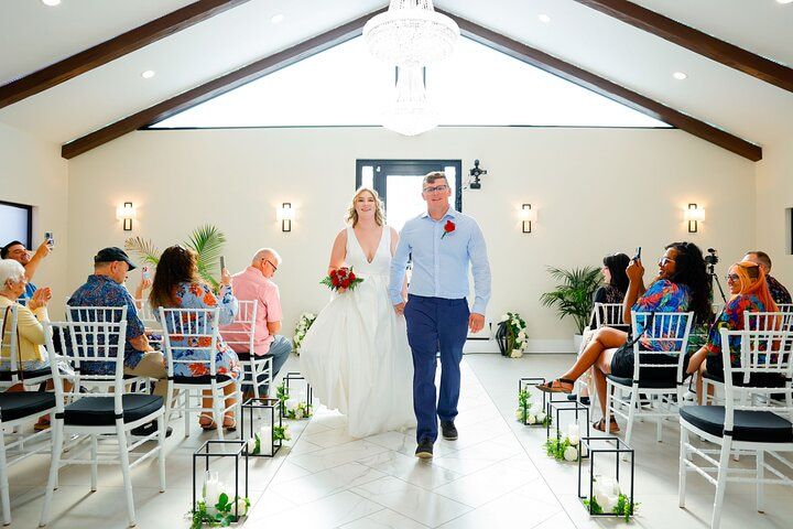 Vegas Chapel Wedding: Limo Package & Photography — photo 3