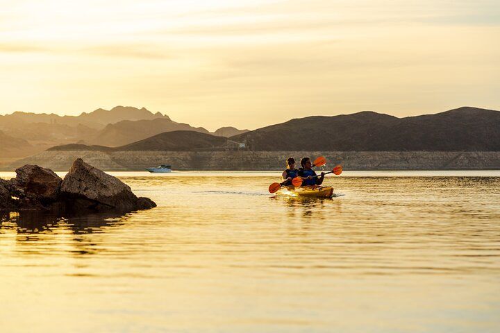 Lake Mead Sunset Kayak with Dinner and Campfire Vegas — photo 3