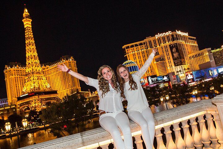 Vegas Strip Limo Photo Tour: Private Photographer Experience — photo 3