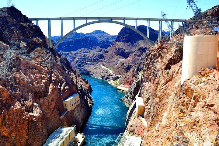 5-Hour Small Group Hoover Dam & Lake Mead Bridge Tour — photo 1