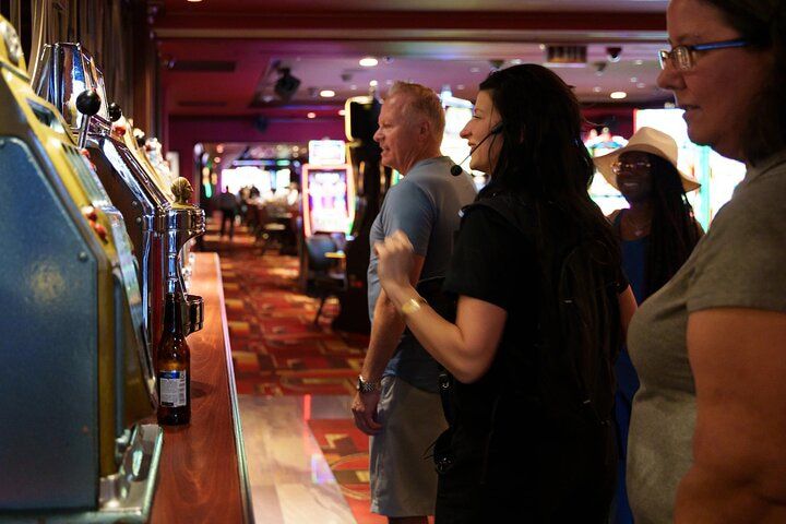 Vegas Red Light District Walk: Historic Downtown Sin City — photo 2