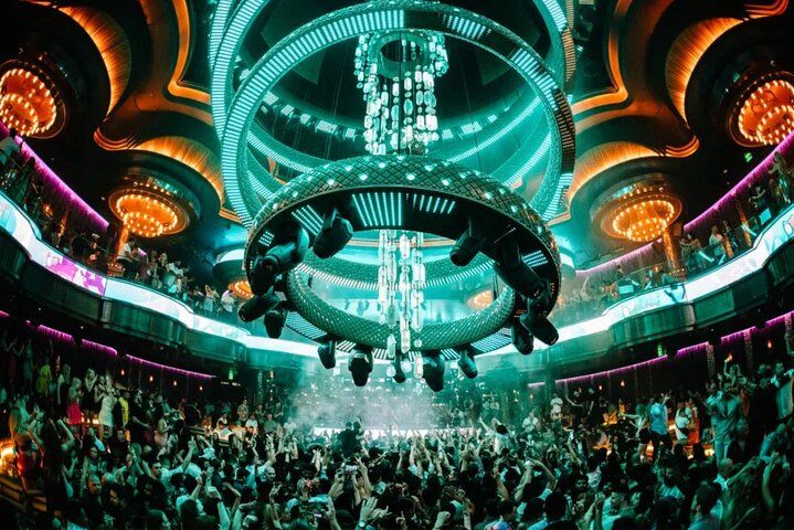 Las Vegas Club Crawl: Party Bus & VIP Entry — photo 2