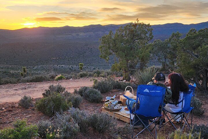 Vegas Mountain Picnic: Private Romantic Desert Experience — photo 3