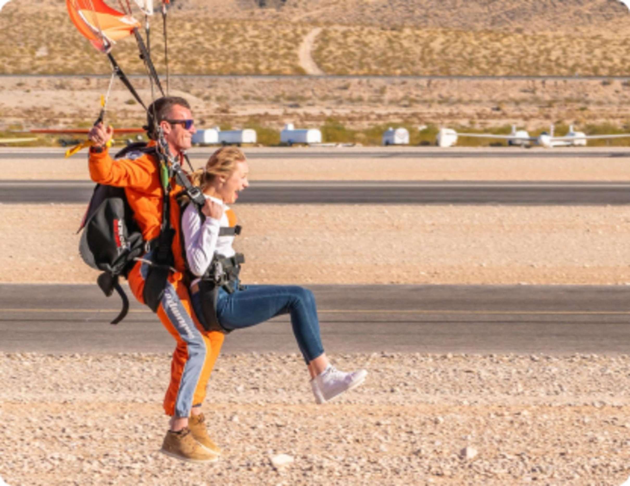 Las Vegas Tandem Skydive from 15,000 ft with Hotel Pickup — photo 4