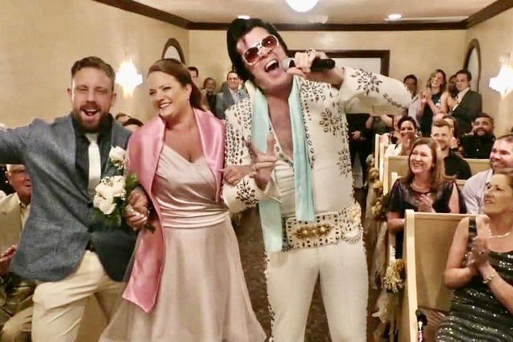 Graceland Chapel Elvis Wedding: Limo Package Vegas — photo 2