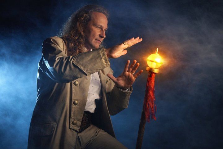 Masters Magic Show Vegas Theater Intimate Cabaret — photo 1
