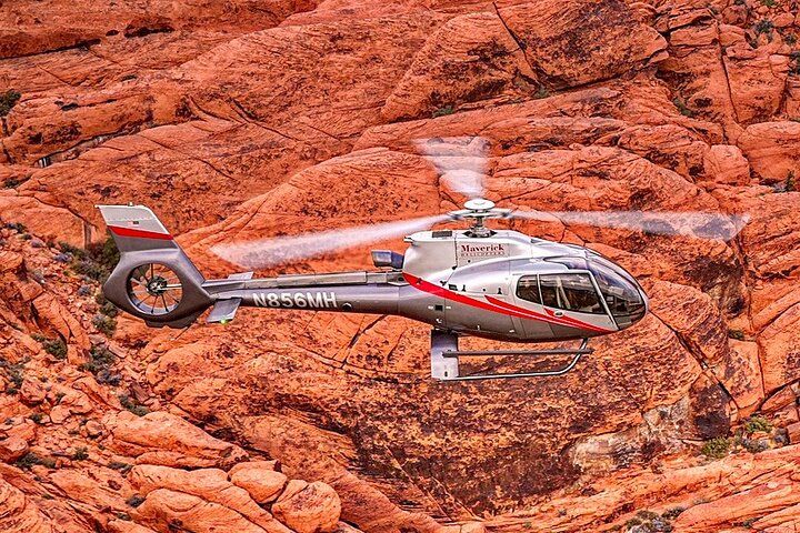 Red Rock Canyon Sunset Heli Flight with Champagne Landing — photo 4
