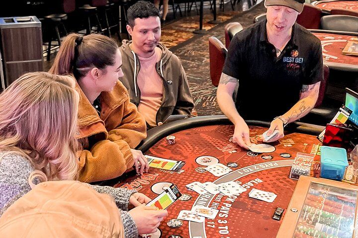 Vegas Casino Gaming Lessons: Real Table Training Downtown — photo 1