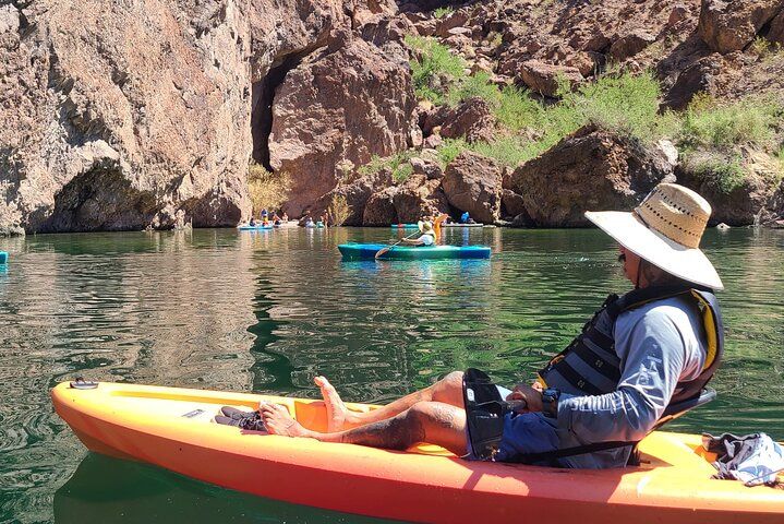 4-Hour Emerald Cave Kayak with Wildlife and Swim Stops — photo 2
