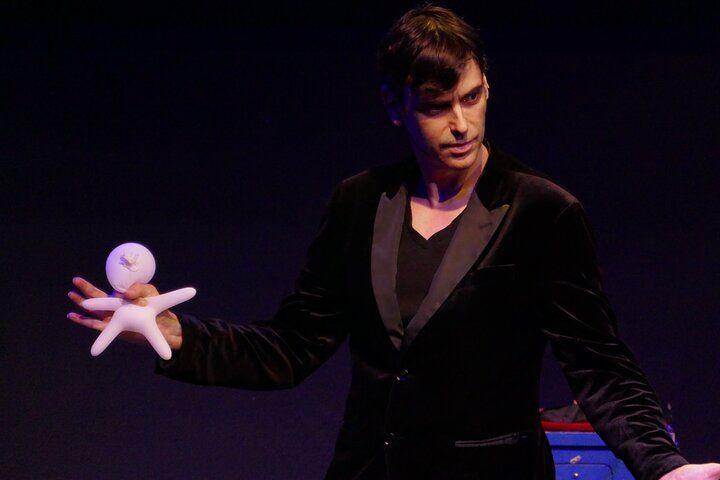 LIOZ Adult Comedy Magic Show Planet Hollywood V Theater — photo 4