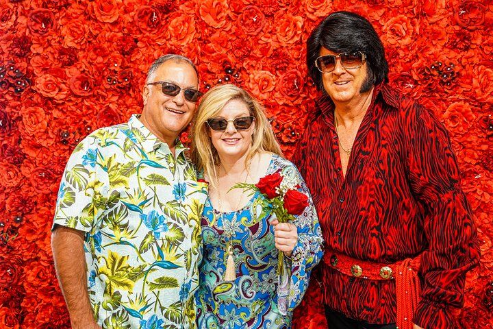 Elvis Chapel Wedding Vegas: 30-Min Tribute Artist Ceremony — photo 2