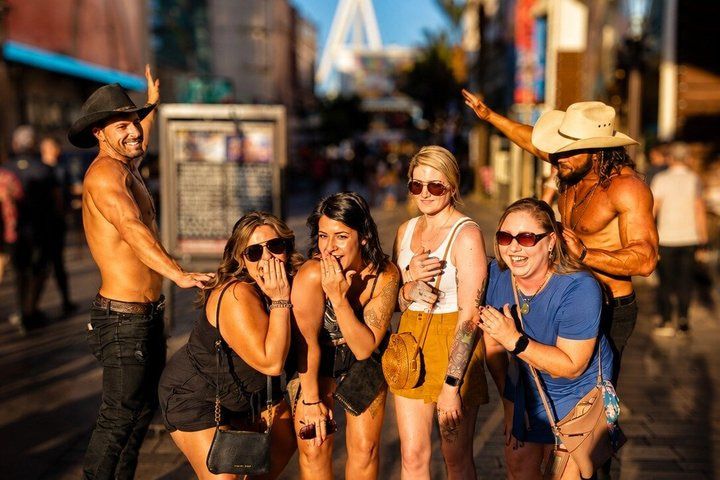 Las Vegas Strip Walking Tour: Insider Tips & Hidden Spots — photo 2