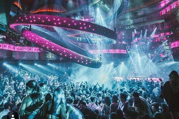 Las Vegas Party Bus Club Crawl: 2 VIP Venues + Bonus Night — photo 2