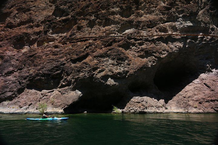 9-Hour Willow Beach Colorado River Kayak with Lunch Vegas — photo 4