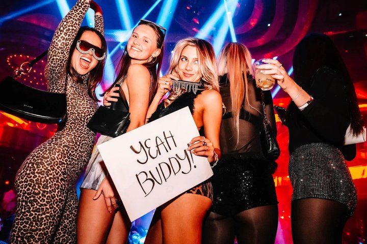 Las Vegas Club Crawl: Party Bus & VIP Entry — photo 1