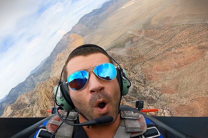 Vegas Aerobatic Flight: Extra 330 Combat Experience — photo 3