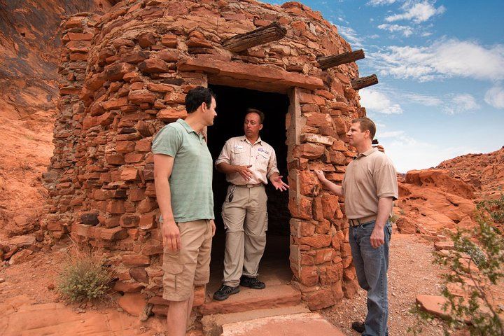 Valley of Fire Small Group Adventure from Las Vegas — photo 2