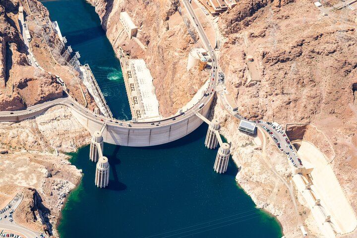 Hoover Dam & Strip Daytime Helicopter Flight — photo 2