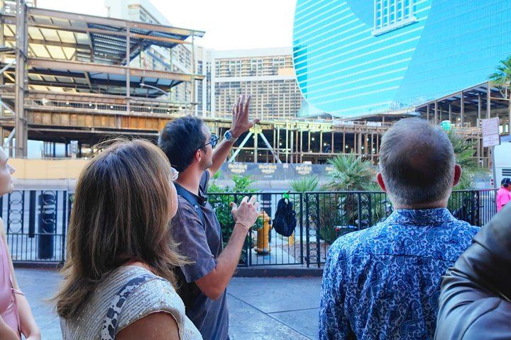 Vegas Strip Small Group Walk: Drink & Hidden Gems Tour — photo 4