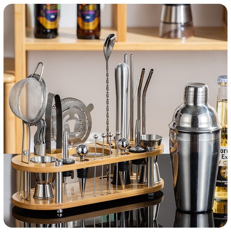 Manhattan Shaker Set with Bamboo Stand