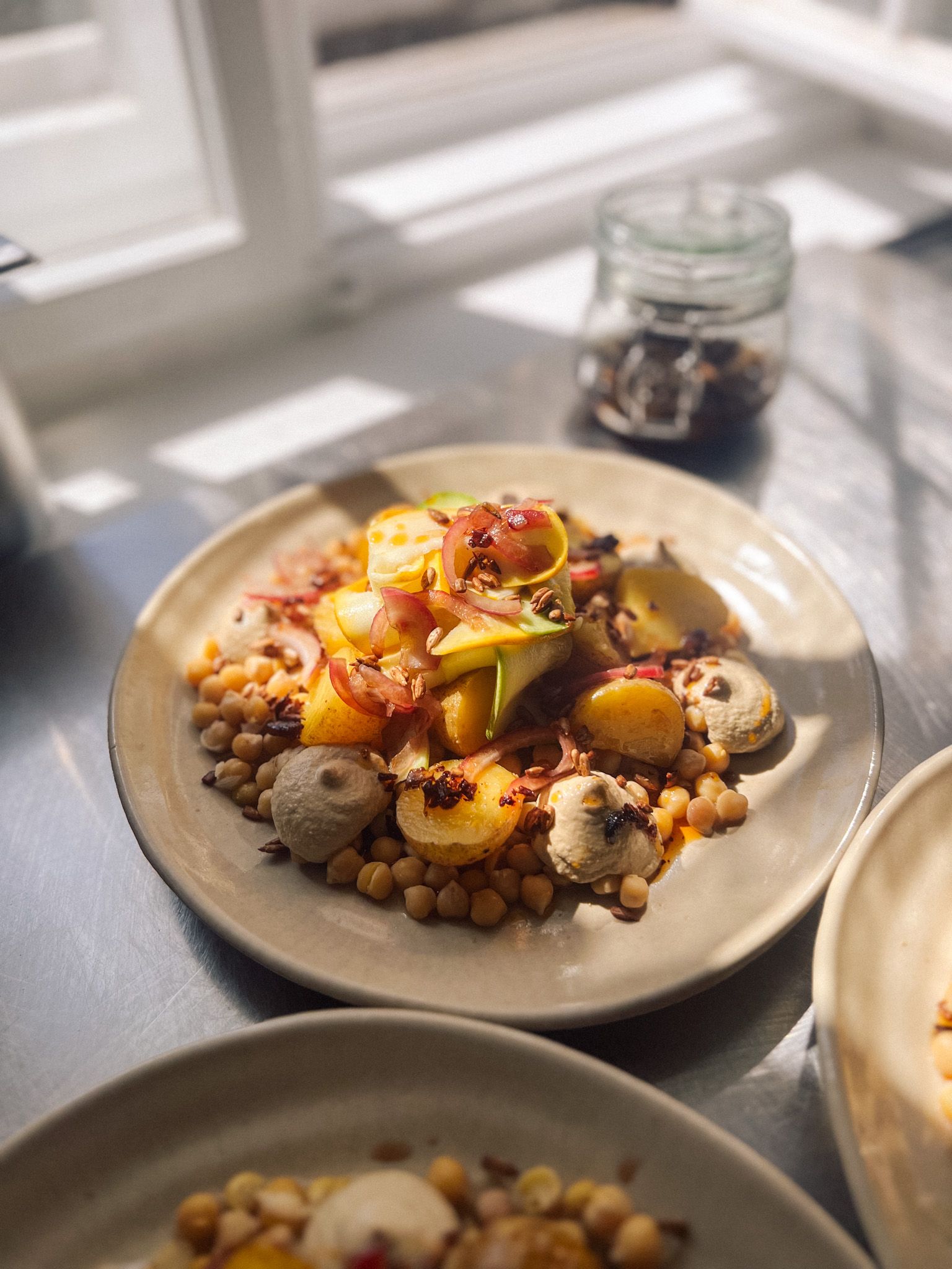 Vegetarisches Mittagessen mit regionalen Kichererbsen aus Brandenburg für Offsite-Gruppen in Neupitz