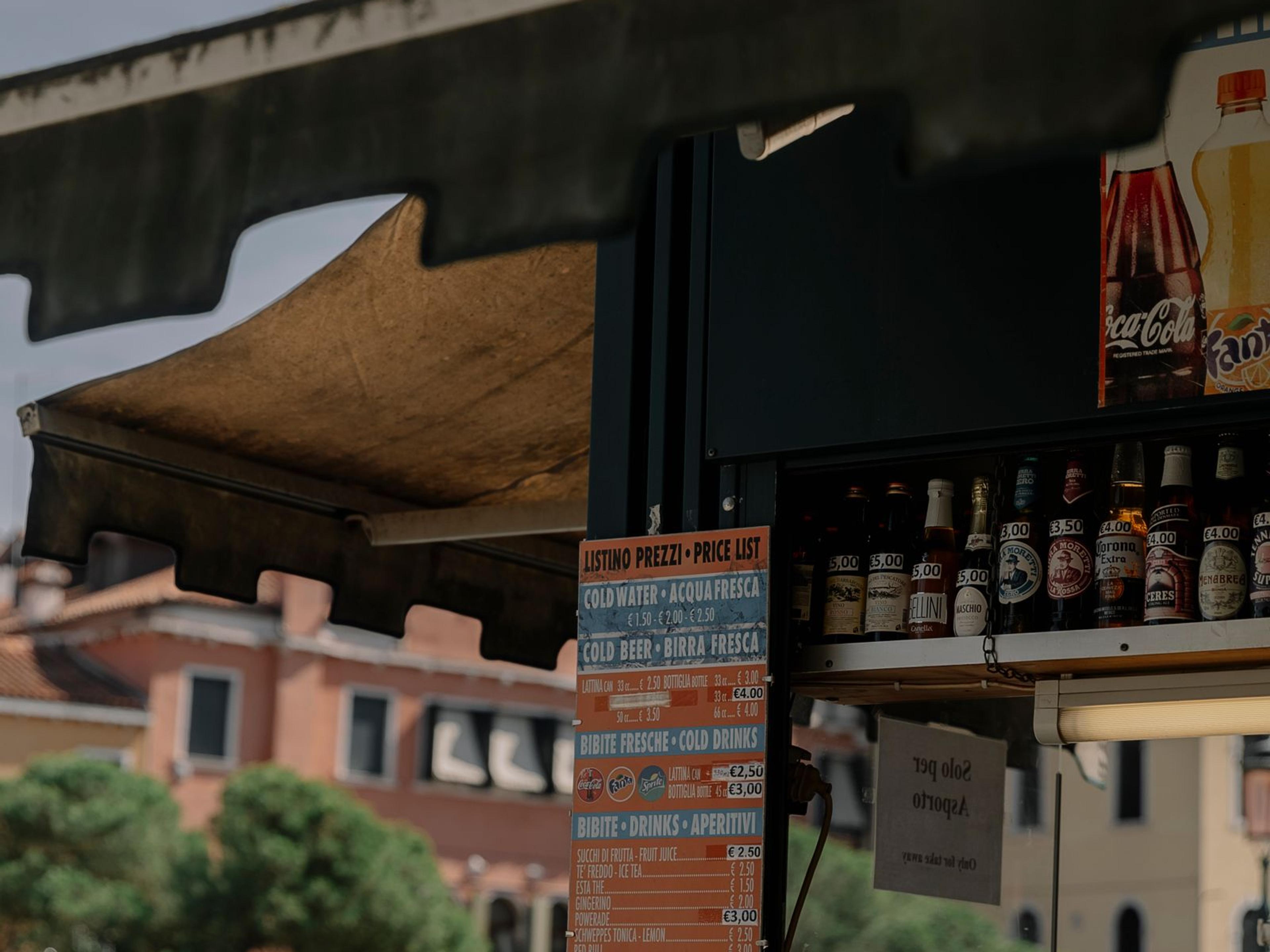 Multilingual Restaurant Menus: How to Serve Tourists Without Losing Sales