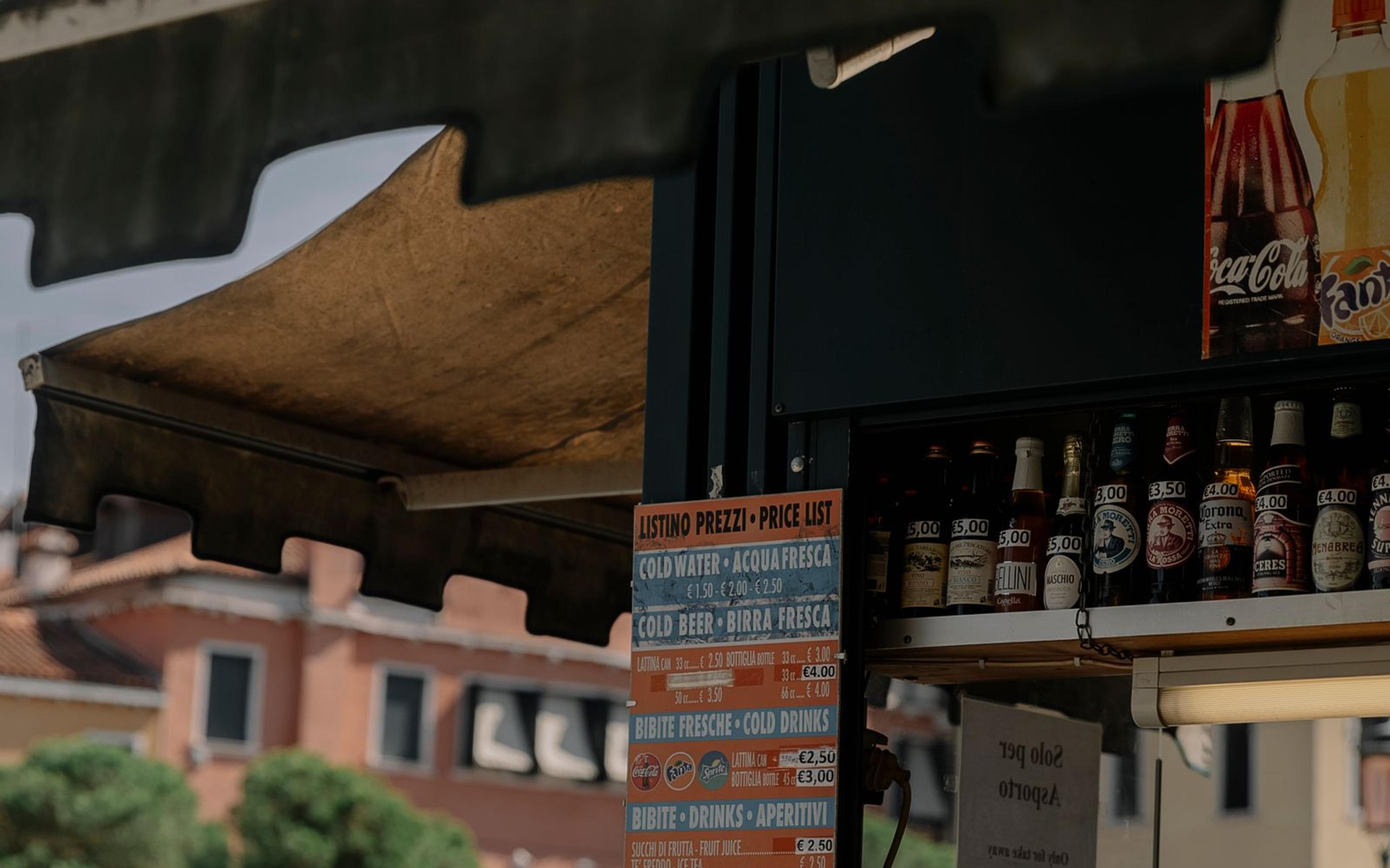 Multilingual Restaurant Menus: How to Serve Tourists Without Losing Sales