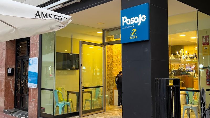 Cafetería Pasaje - By Run Run