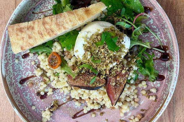 Burrata, figues rôties et pécan
