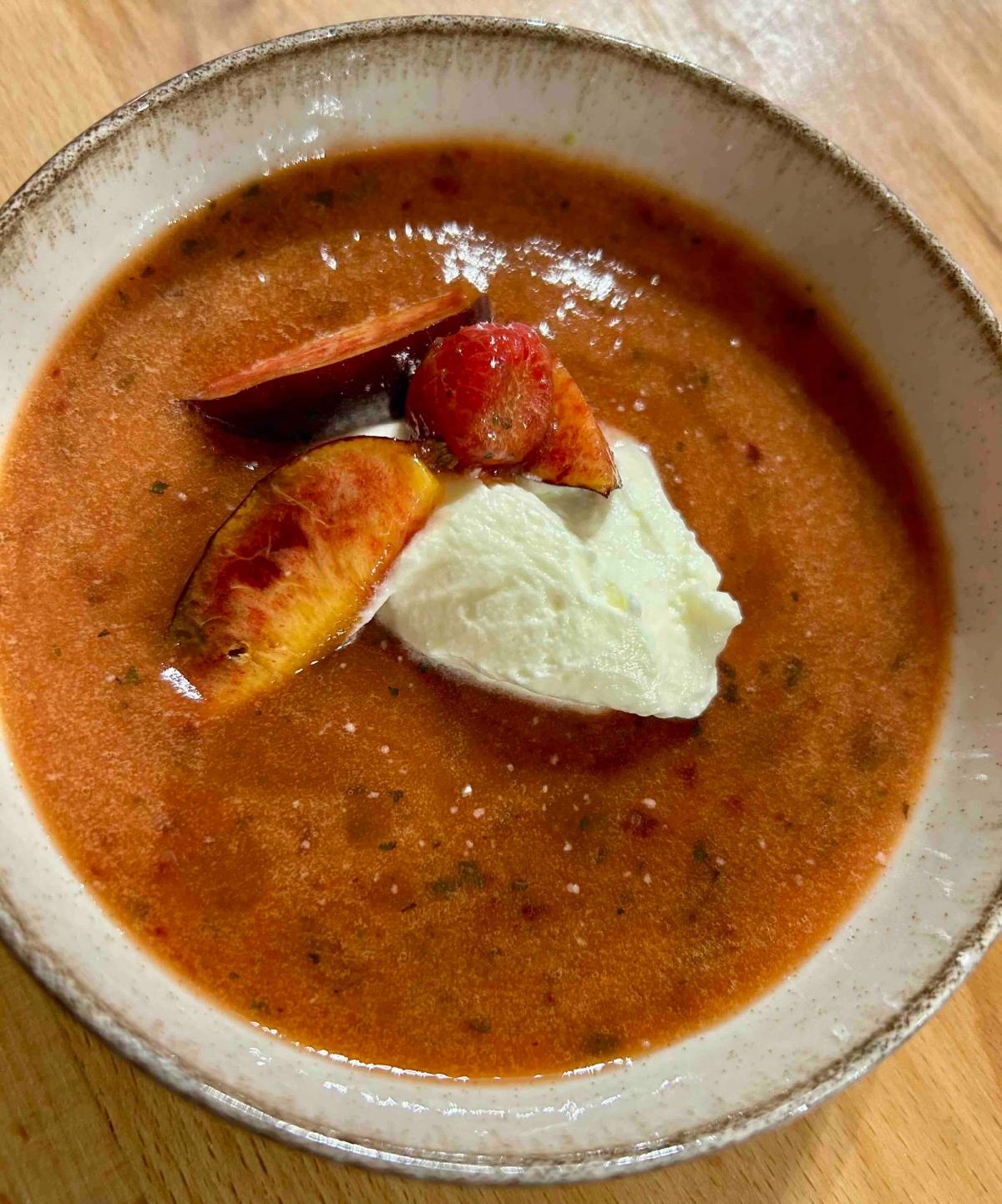 Soupe de pêches à l'eau de rose