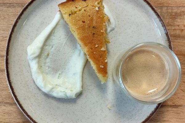 Gâteau de semoule citron-romarin